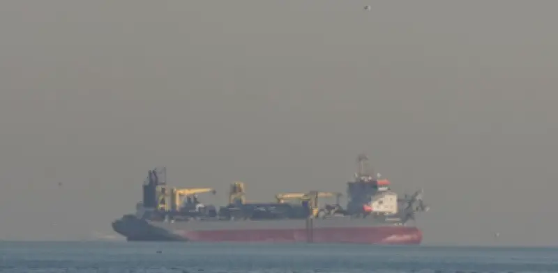 Guerra en Irán dispara el petróleo un 10% y amenaza con alcanzar los 100 dólares por barril