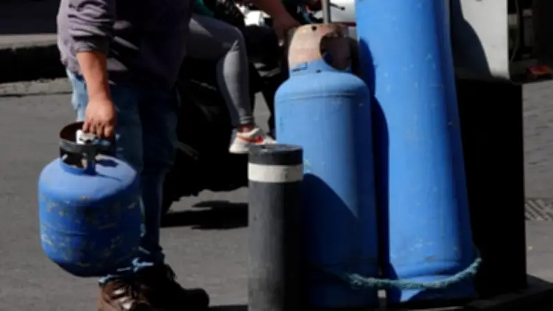 Guerra en Medio Oriente amenaza con encarecer el gas natural en México hasta un 25%