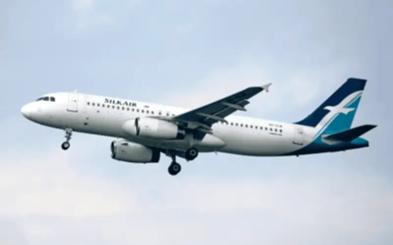 Guerra en Medio Oriente pone en riesgo 135 millones de vuelos globales en 2026