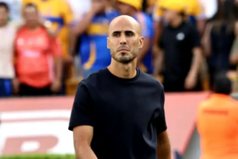 Guido se responsabiliza por abucheos en el UNI, pide disculpas públicas