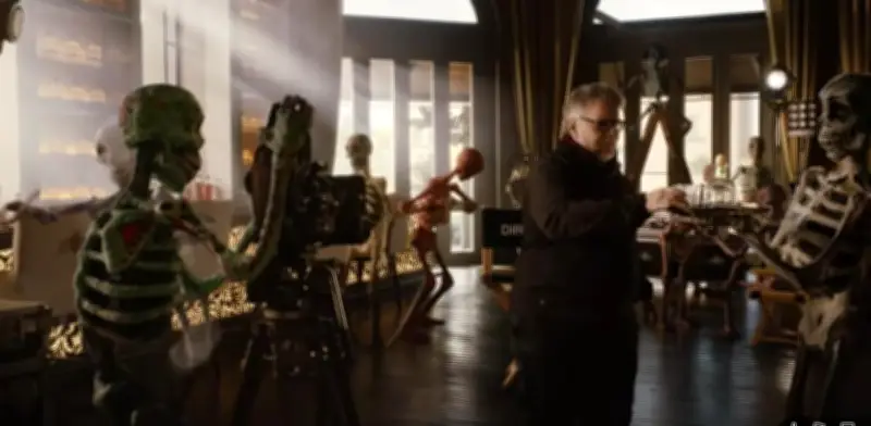 Guillermo del Toro dirige su primer comercial para Patrón Tequila con esqueletos festivos