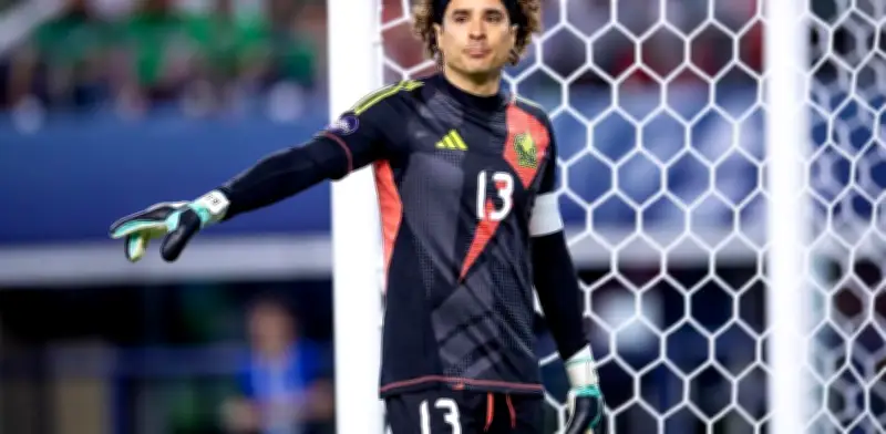 Guillermo Ochoa regresa a la Selección Mexicana tras reunión con Javier Aguirre