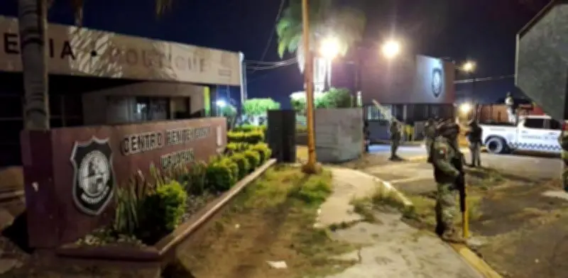 Hallan armas, celulares y pantallas en cateo del penal de Uruapan; abren investigación