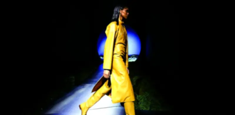 Hermès transforma la pasarela en un bosque crepuscular para su colección otoño/invierno