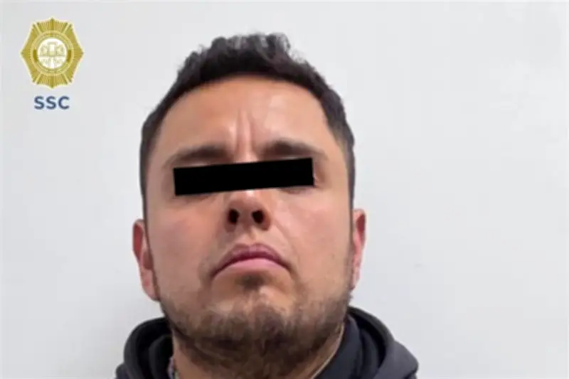 Hombre mata a acosador de su esposa en Peralvillo; enfrenta cargos por homicidio