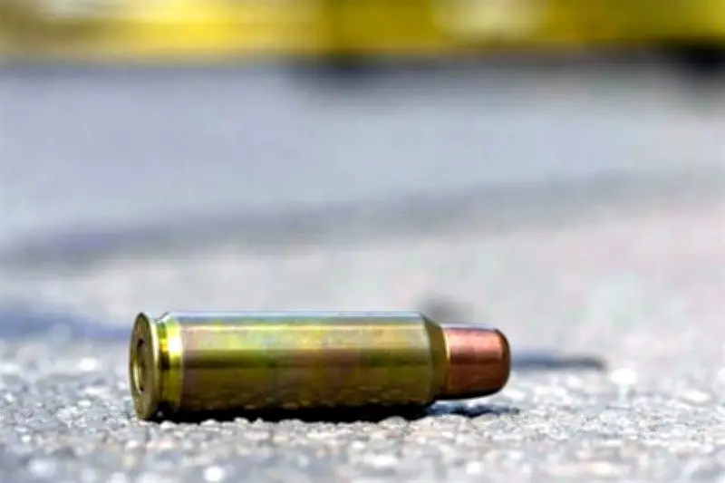 Hombre resulta herido tras recibir disparos en tienda de conveniencia