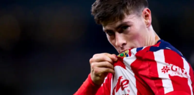 Hormiga González supera marca de Chicharito y lidera goleo en Liga MX