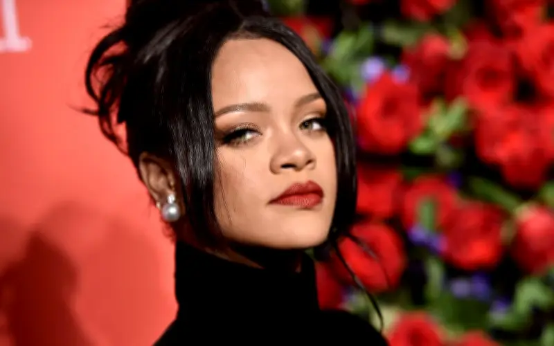 Identifican a mujer por tiroteo en casa de Rihanna en Los Ángeles