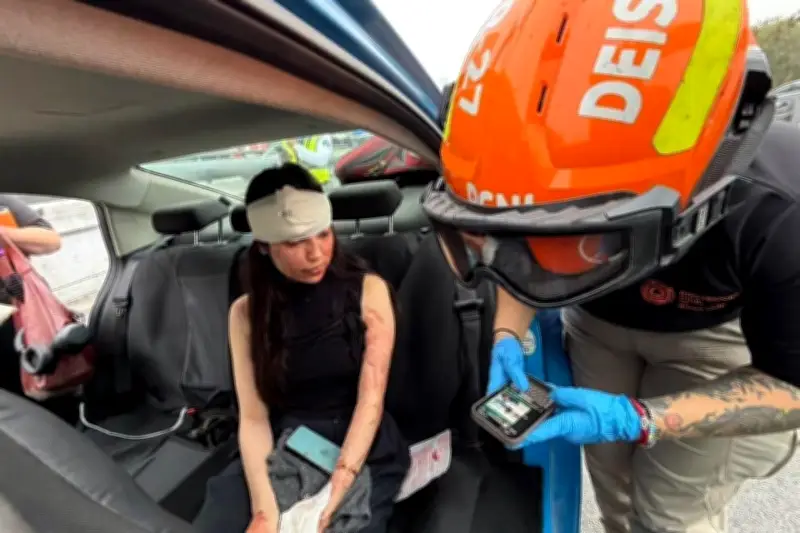 Impacta auto y sufre herida en la cabeza en accidente vial en Monterrey