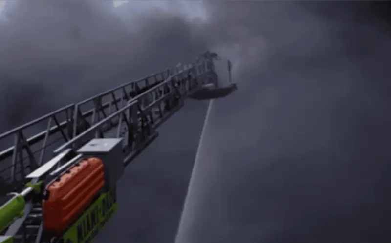 Incendio de Nivel 5 en Miami: Decenas de Bomberos Movilizados en Emergencia Máxima