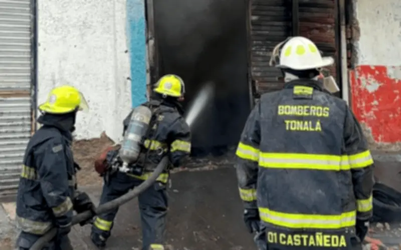 Incendio Devasta Almacén de Llantas en Zalatitán, Tonalá; Sin Lesionados Reportados