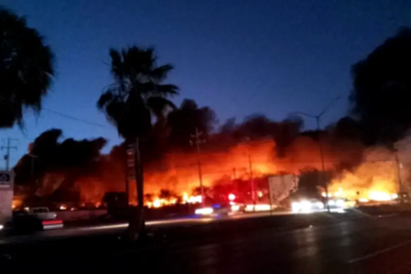 Incendio Devasta Lote de Autobuses en Ciudad Juárez, Causas Bajo Investigación