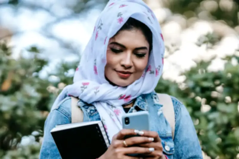 Indonesia Prohibirá Redes Sociales a Menores de 16 Años por Protección