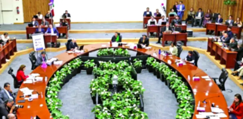 INE multa a partidos con 50 millones por incumplir con financiamiento para liderazgo femenino