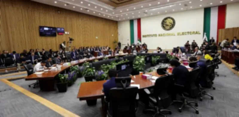 INE respira al evitar revocación, pero alerta por complejidad de elección judicial
