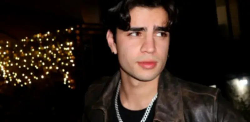 Influencer Aaron Mercury narra aterrador asalto a mano armada junto a su madre