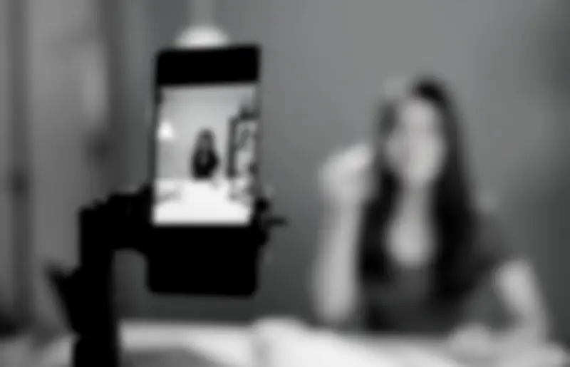 Influencer china muere en vivo tras hemorragia cerebral: deja hija de 4 años