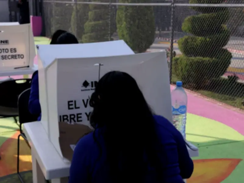 Iniciativa de Reforma Electoral de Sheinbaum: Críticas a Recortes al INE y Cambios en Votación