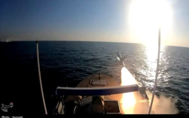 Irán amenaza con atacar empresas de EU en Medio Oriente tras bombardeo en isla de Jarg