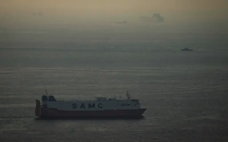 Irán amenaza con graves consecuencias a buques que intenten cruzar el estrecho de Ormuz