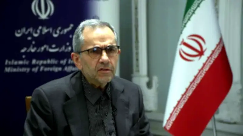 Irán autoriza el paso de buques de ciertos países por el estratégico estrecho de Ormuz