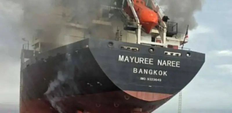 Irán Confirma Ataque a Dos Barcos en el Estrecho de Ormuz y Lanza Misiles contra Israel y EE.UU.