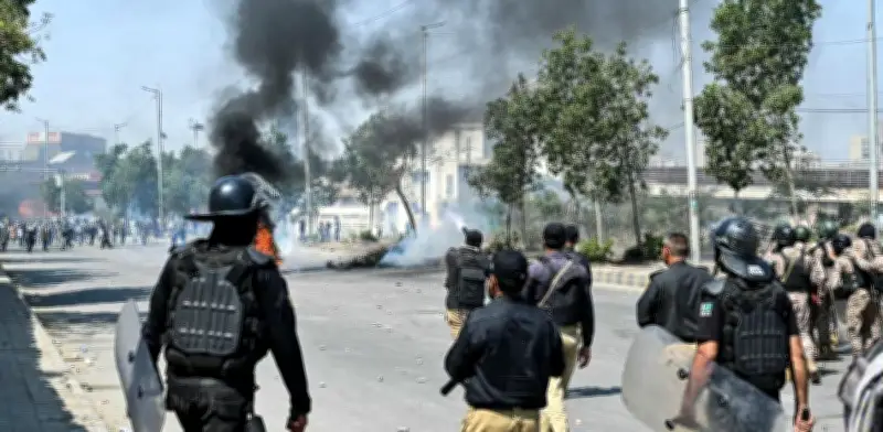 Irán intensifica ataques con misiles en el Golfo: muertos y heridos en Emiratos y Kuwait