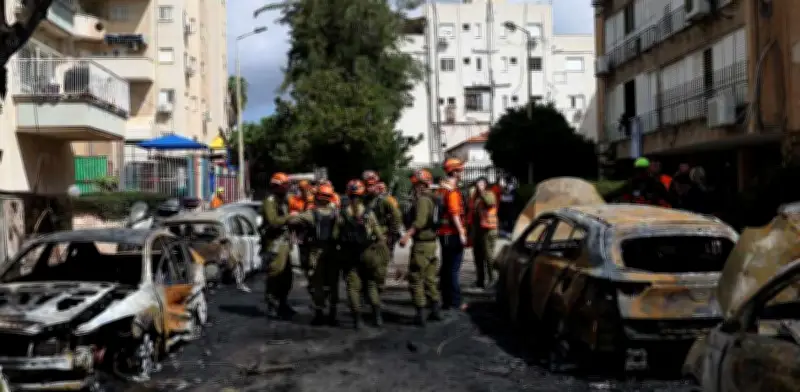 Irán responde con bombardeos tras amenaza de Trump a su planta petrolera en Jark