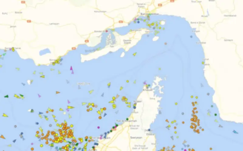 Irán y Trump intercambian amenazas sobre el estratégico estrecho de Ormuz