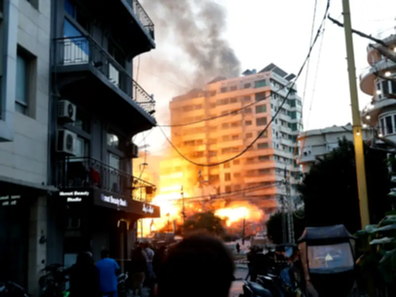 Israel ataca centro de Beirut y exige desarme de Hezbolá en escalada bélica