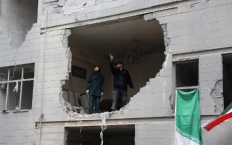 Israel desata bombardeos masivos en Teherán, Shiraz y Tabriz contra infraestructura iraní