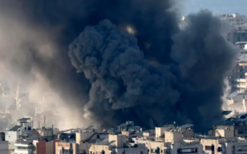 Israel intensifica bombardeos en Beirut: Líbano atrapado en escalada bélica regional