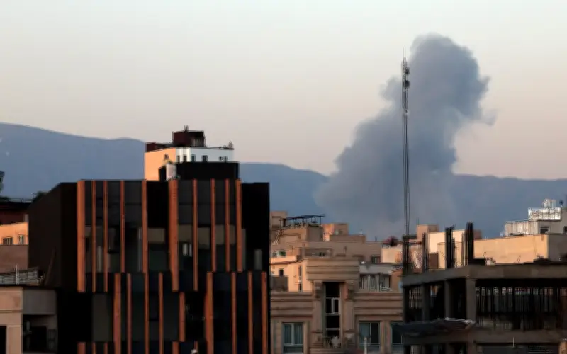 Israel lanza ataques masivos a Irán y Líbano; EU advierte escalada bélica en Medio Oriente