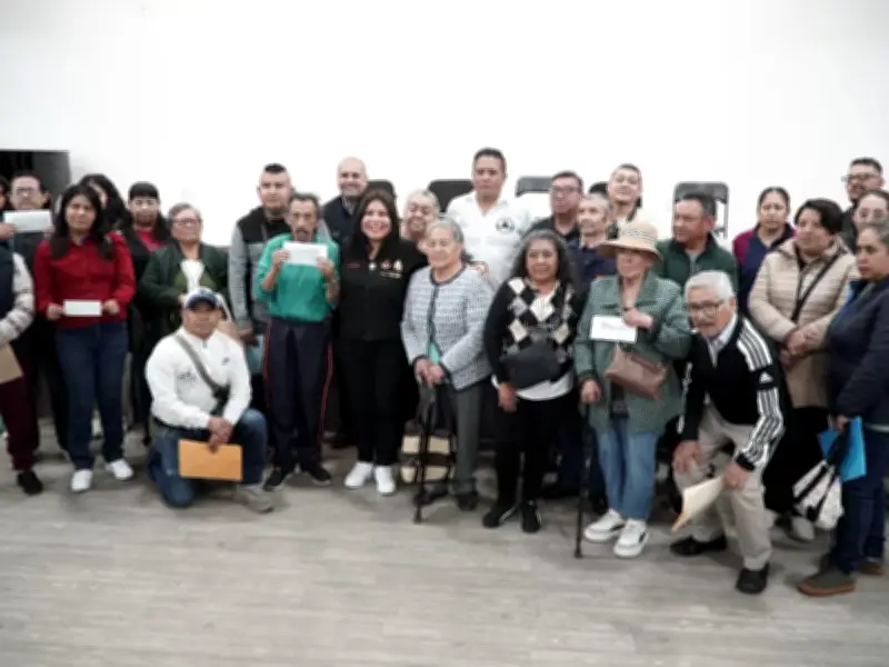 Iztacalco entrega 244 apoyos económicos a familias afectadas por lluvias de 2025