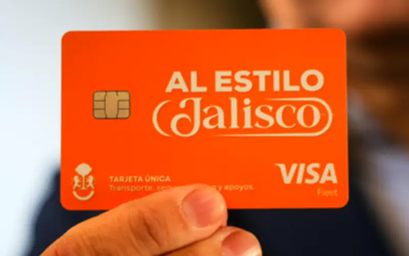Jalisco entrega más de 370 mil tarjetas de transporte y facilita trámites para estudiantes