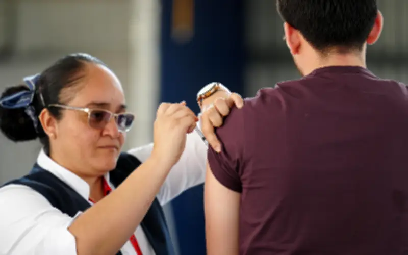 Jalisco mantiene activa vacunación contra sarampión durante Semana Santa y Pascua