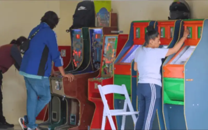 Jalisco: Secretaría de Seguridad urge a alcaldes combatir máquinas tragamonedas con convenios