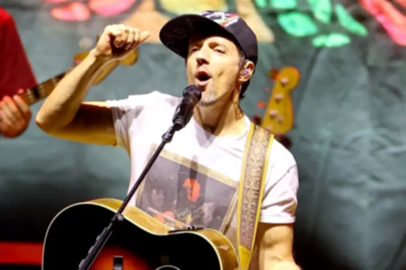 Jason Mraz cautiva al público mexicano con su música y mensajes de amor