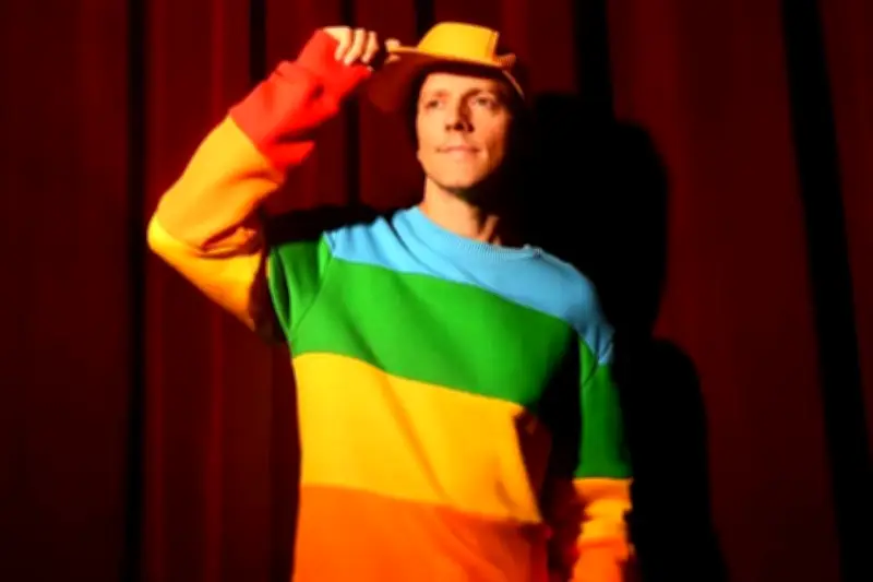 Jason Mraz desborda emociones con su música en vibrante concierto en México