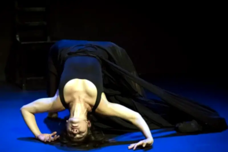 Jessica Sandoval celebra dos décadas de danza con homenaje a Pessoa