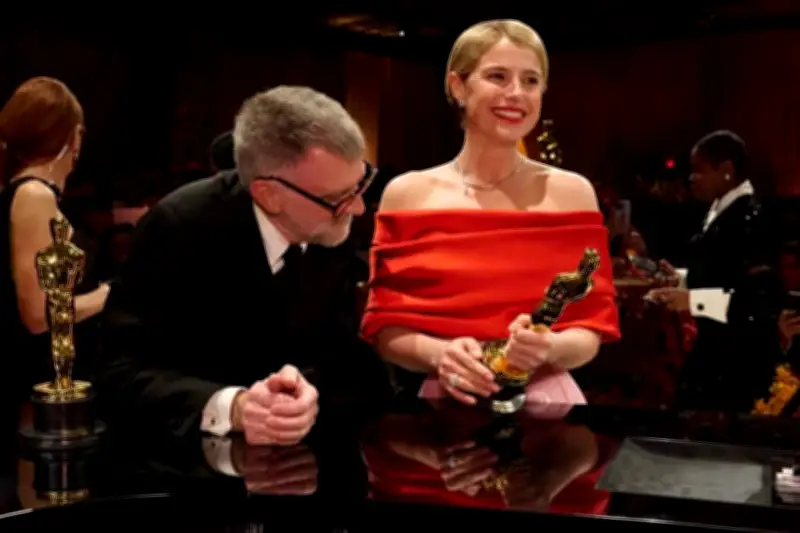 Jessie Buckley abraza su maternidad y su camino hacia el Oscar con nueva película