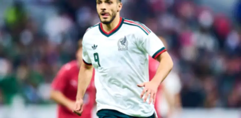 Jiménez vs. González: La Batalla Estadística por la Delantera del Tri se Intensifica