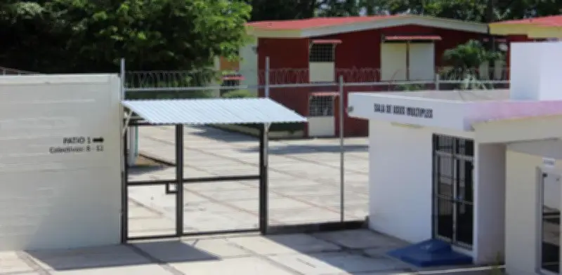 Joven evade centro tutelar en Culiacán y huye en transporte público tras acusación por arma