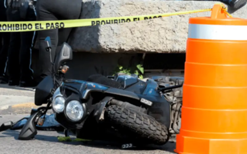 Joven motociclista fallece en trágico accidente en la 'curva de los conejos' de Tonalá