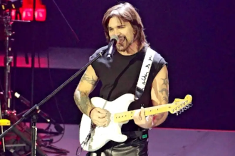 Juanes brilla en el Foro Sol: entrega y recibe amor de miles de fanáticos mexicanos