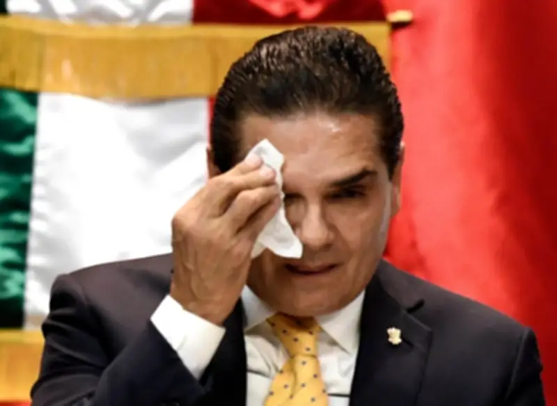 Juez ordena captura de exgobernador Aureoles por represión en comunidad purépecha