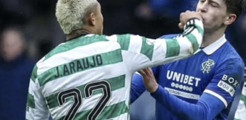 Julián Araujo protagoniza intenso derby escocés con Celtic vs Rangers