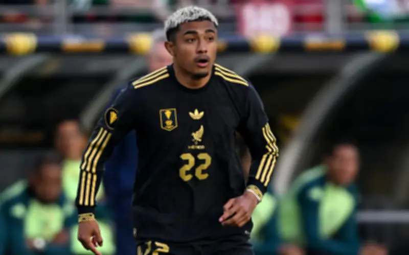 Julián Araujo se lesiona: baja para el Celtic y duda para la Selección Mexicana