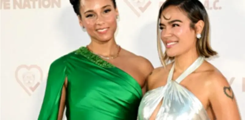 Karol G cumple sueño de cantar con Alicia Keys en emotivo dueto tras gala benéfica