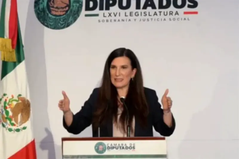 Kenia López exige diálogo con afectados por el Plan B electoral